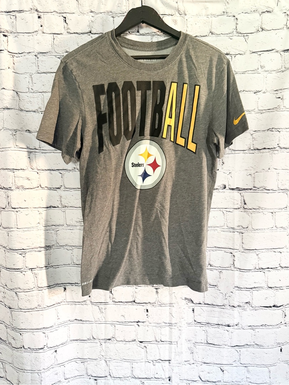 Men's Nike Pittsburgh Steelers Football Dri-Fit T-Shirt. Size S